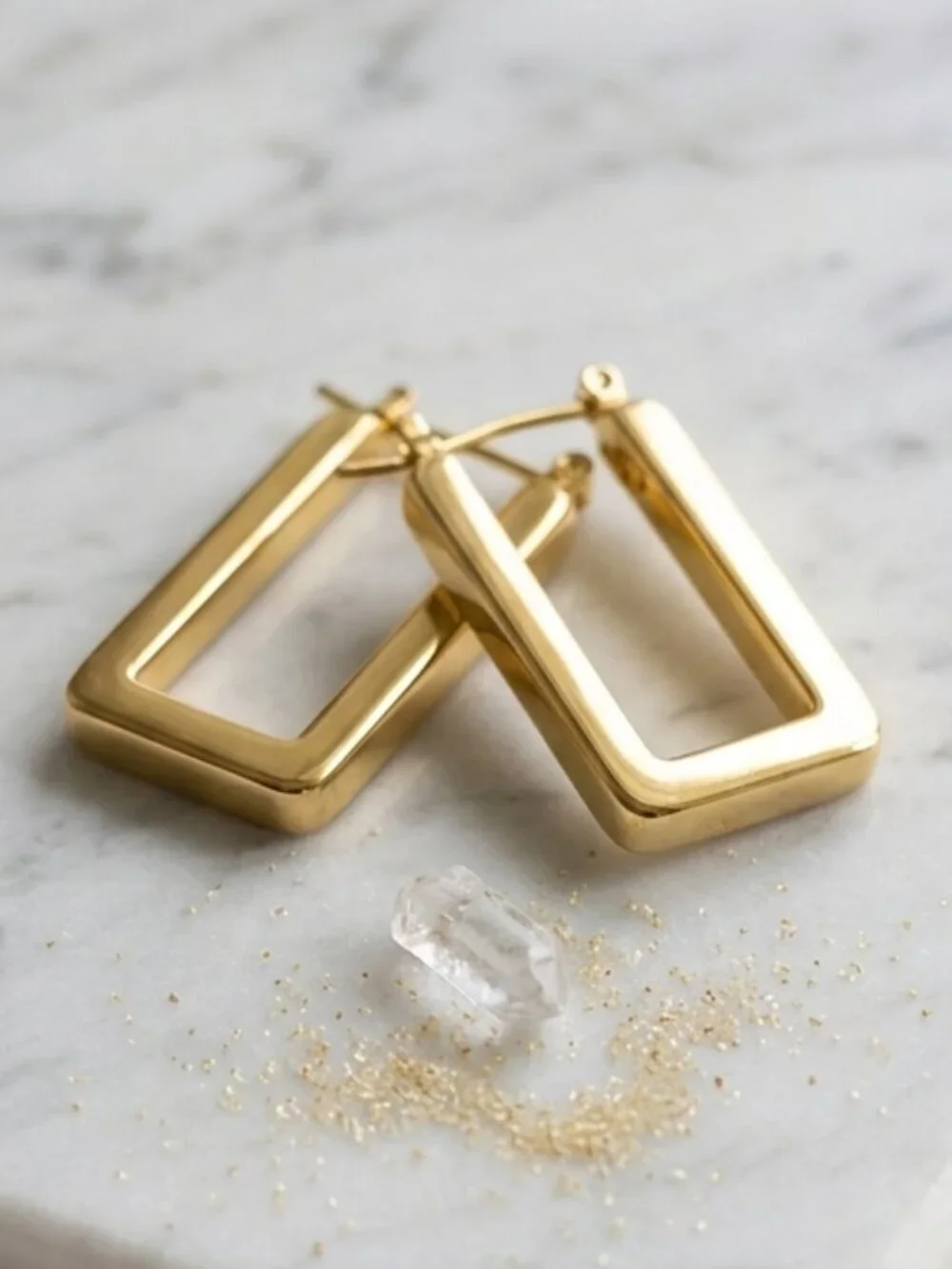 Minimalist Old Money 18K Gold Rectangle Geometric Drop Hoop Earrings NWT